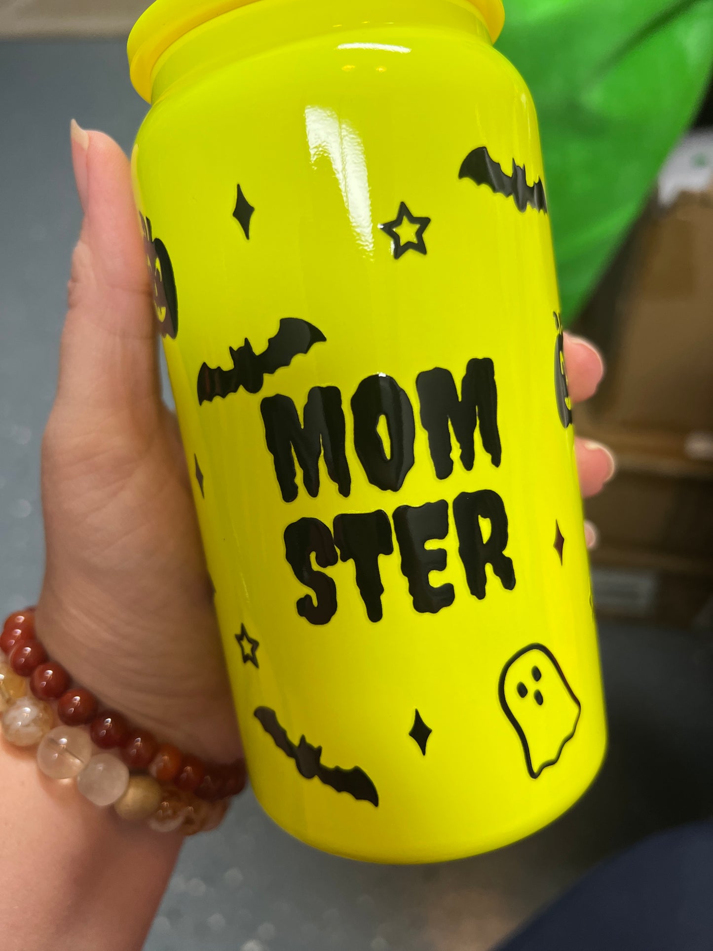 Neon momster