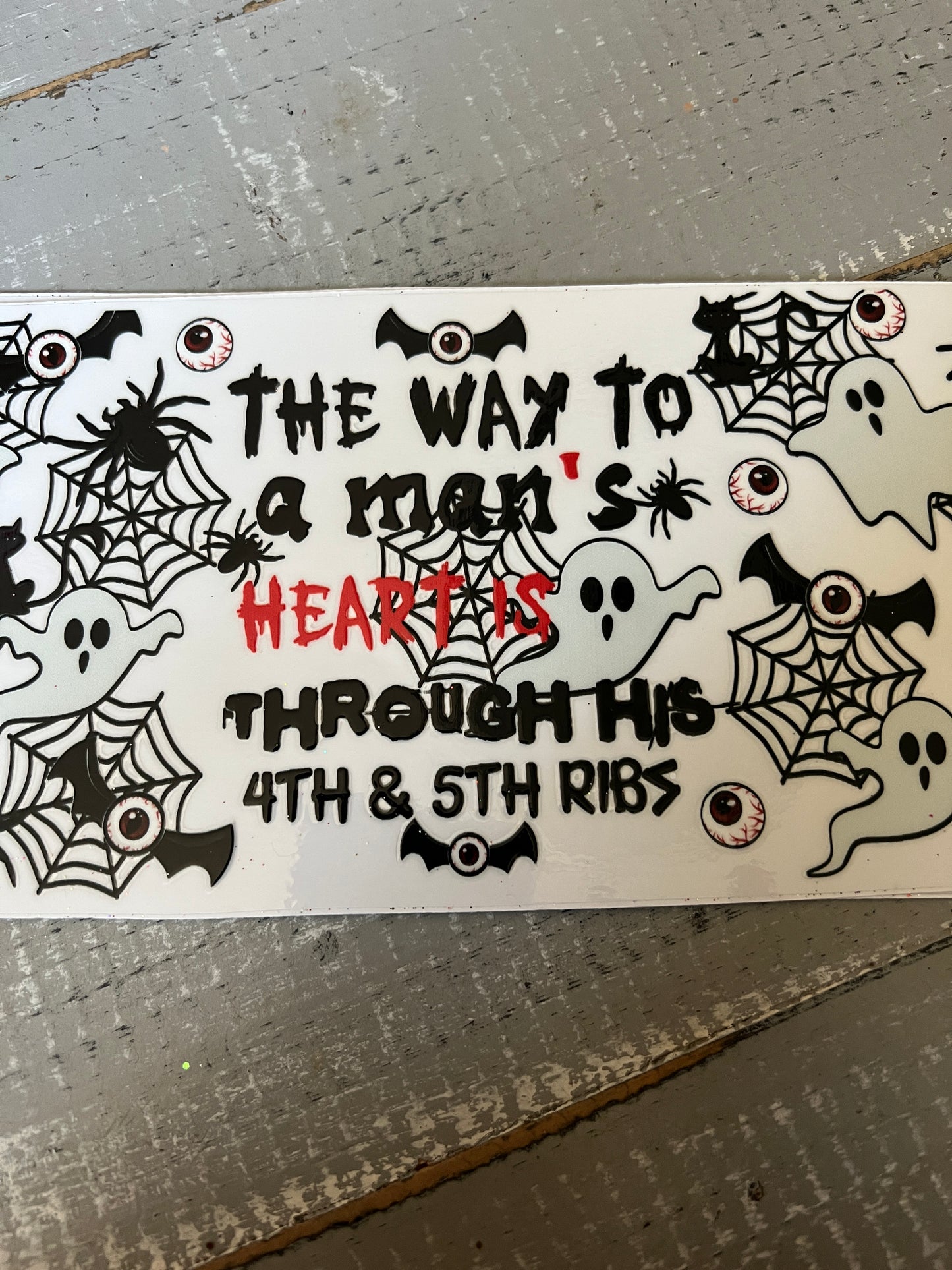 The way to a man’s heart through his 4th and 5th ribs