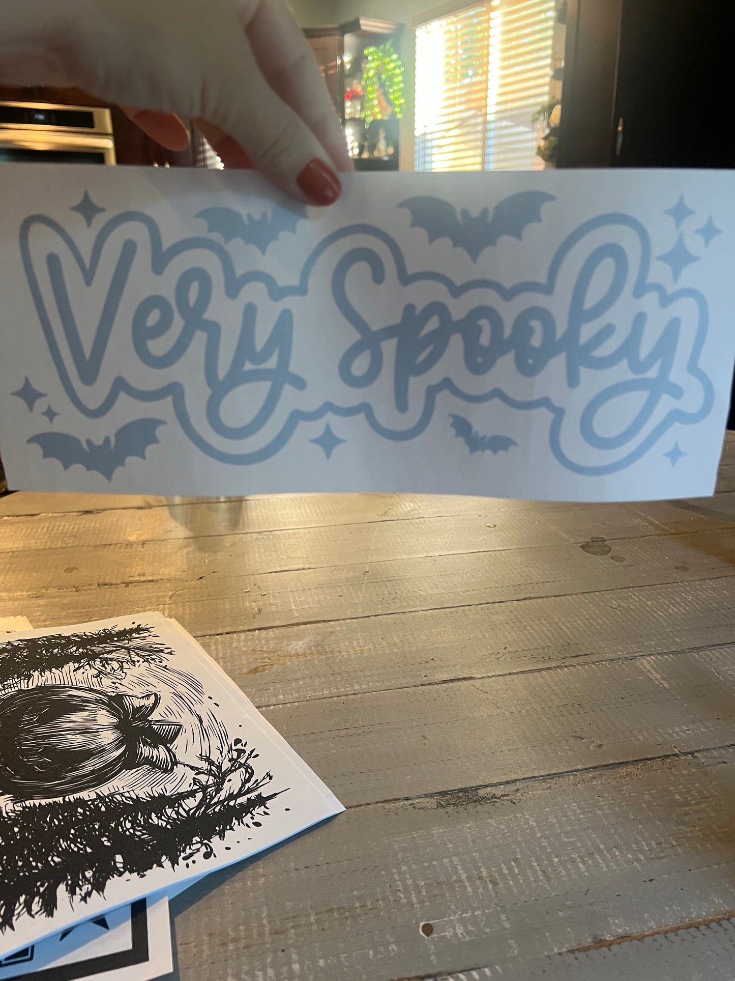 Very spooky (black and puff)