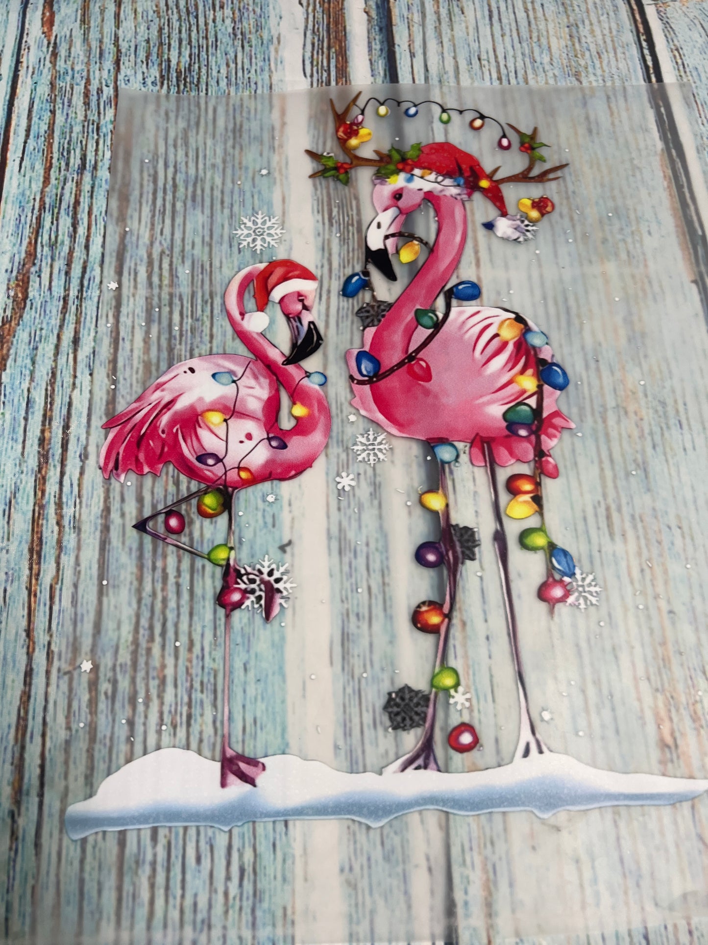 Holiday flamingos