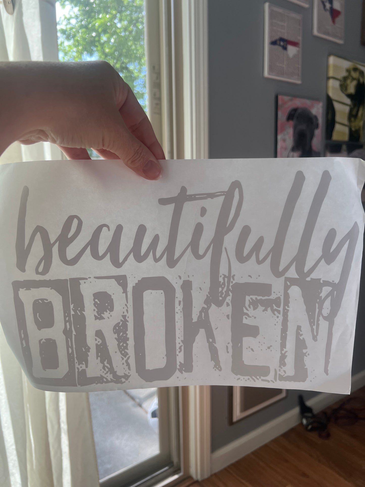Beautifully broken (black)