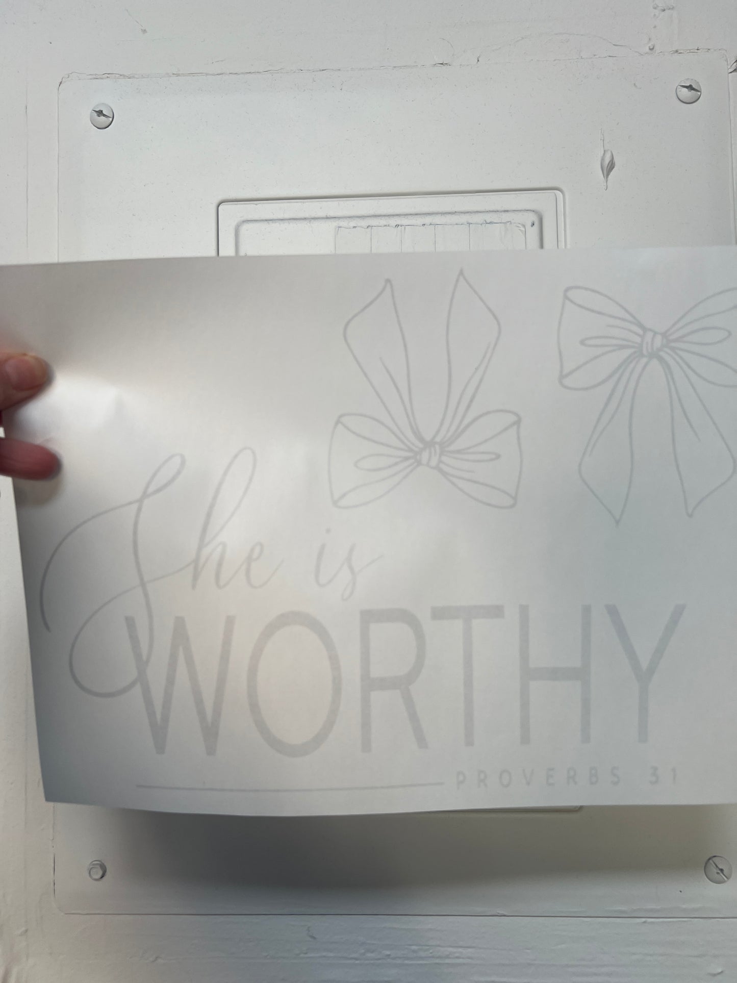 She is worthy. With sleeves (black)