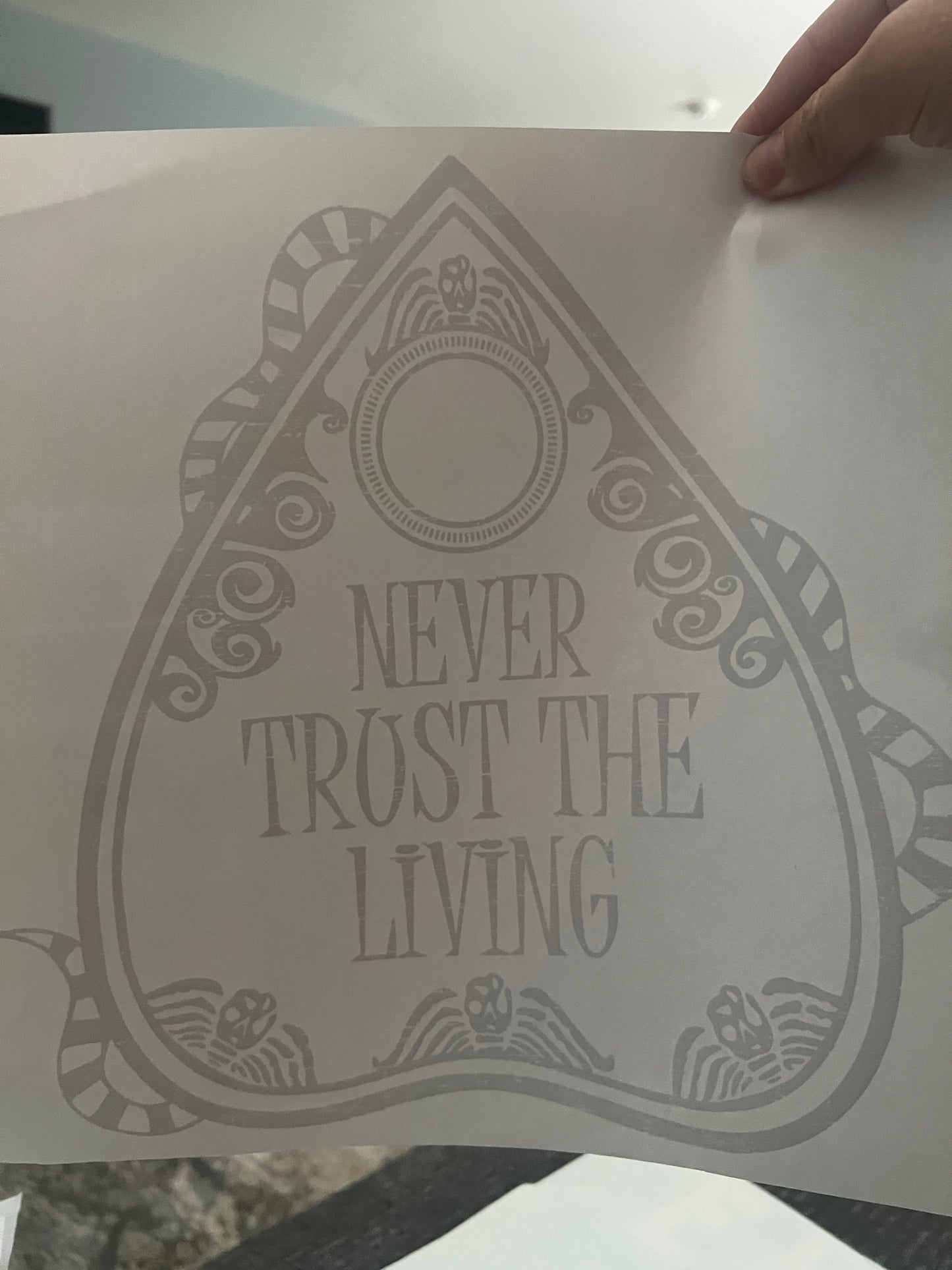 Never trust the loving (black)