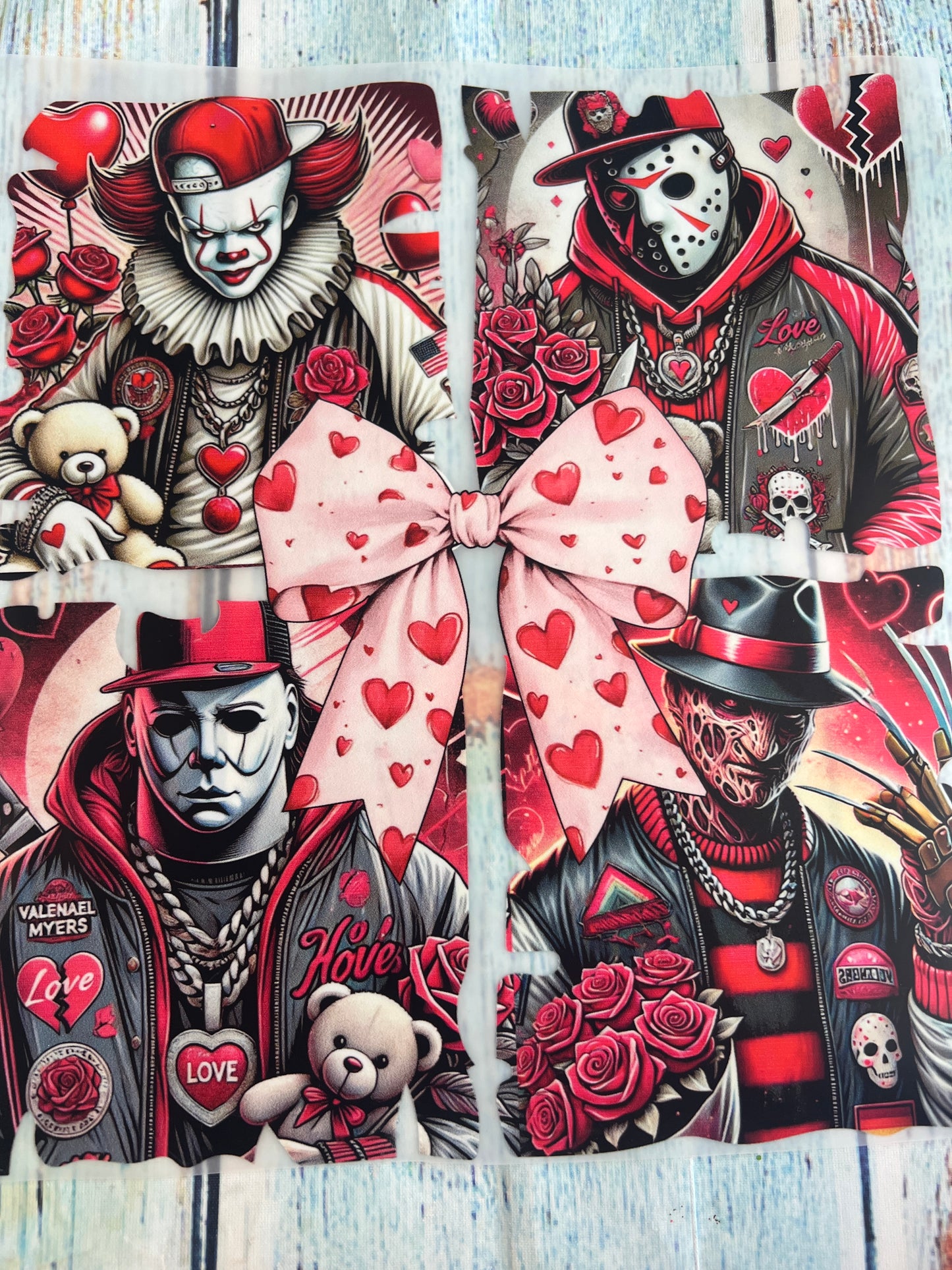 Horror hearts with bow