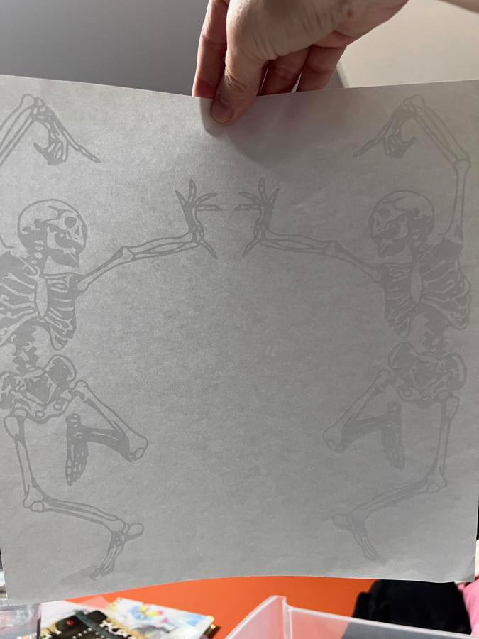 Heart sign skeletons