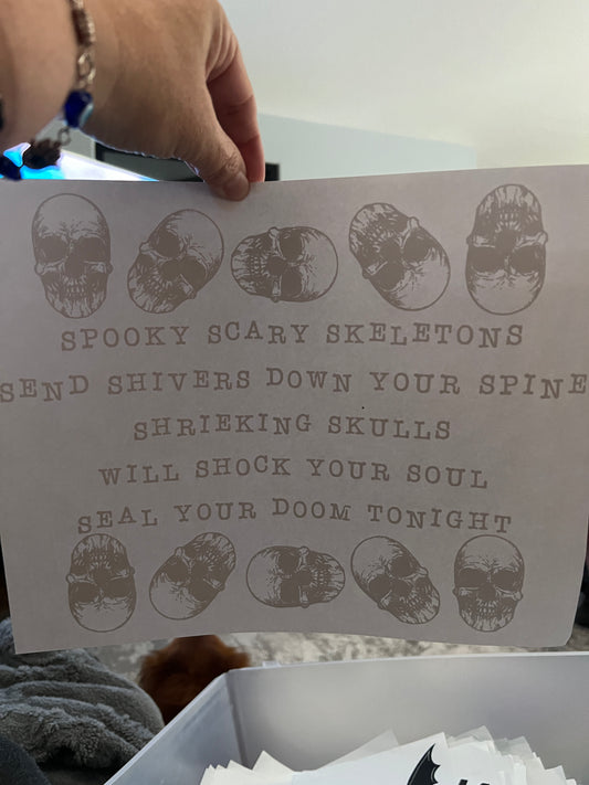 Spooky scary skeletons (black)